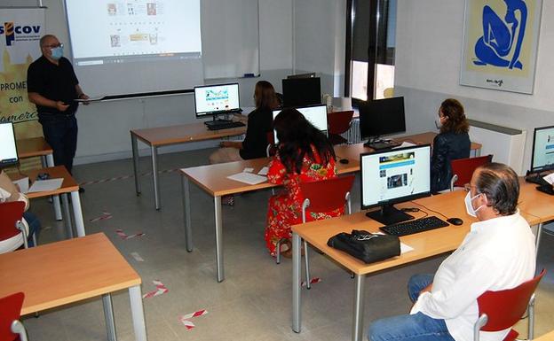 Asecov sigue formando a los comercios de Salamanca en competencias digitales