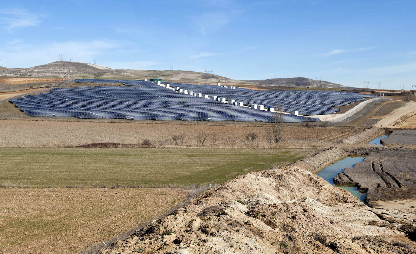 Simancas decide restringir la instalación de parques fotovoltaicos