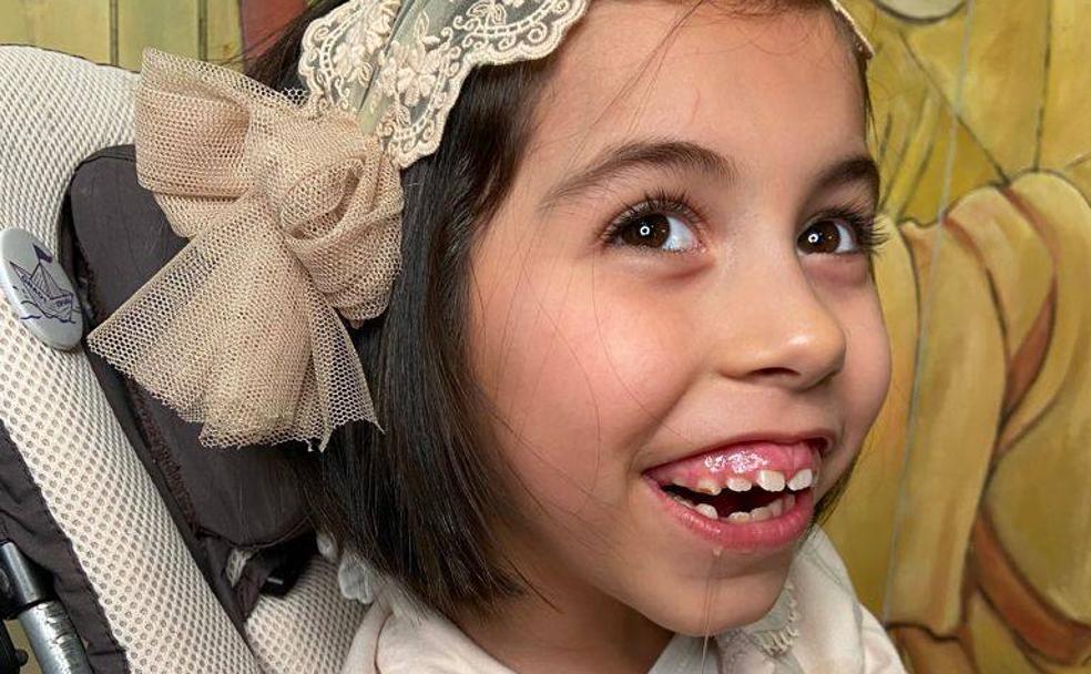 María, la pequeña de 8 años con una enfermedad rara que sufren solo 14 personas en España
