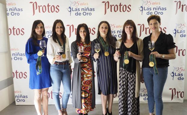 Las Niñas de Oro brindan con Protos 25 años después para conmemorar su oro olímpico