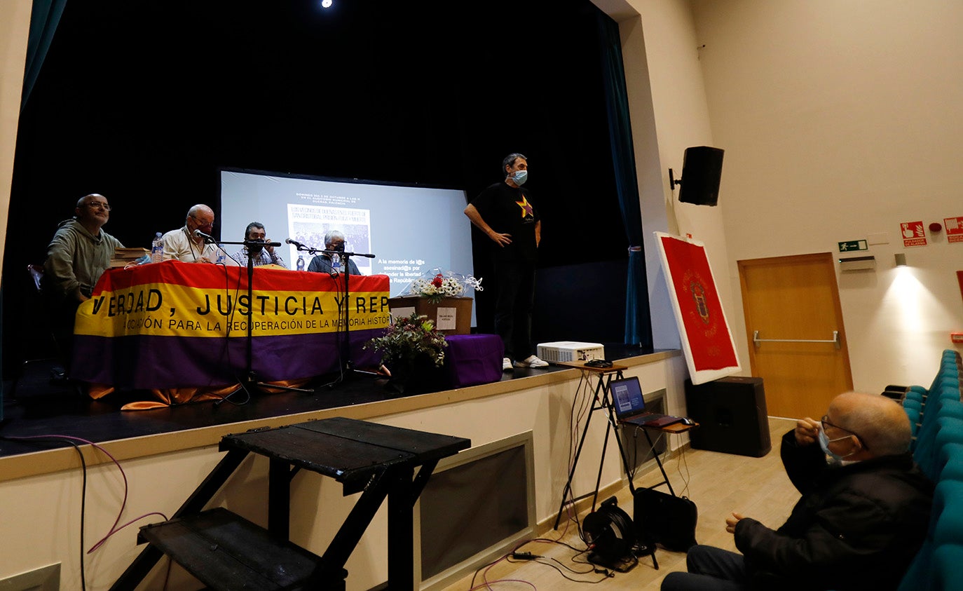 Los restos de Emiliano vuelven a Dueñas