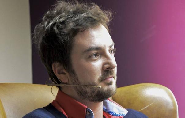 Jorge Bustos: «Como escritor anhelo otro tiempo, pasado o futuro»