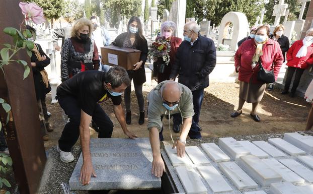 Los restos de Emiliano regresan a Dueñas