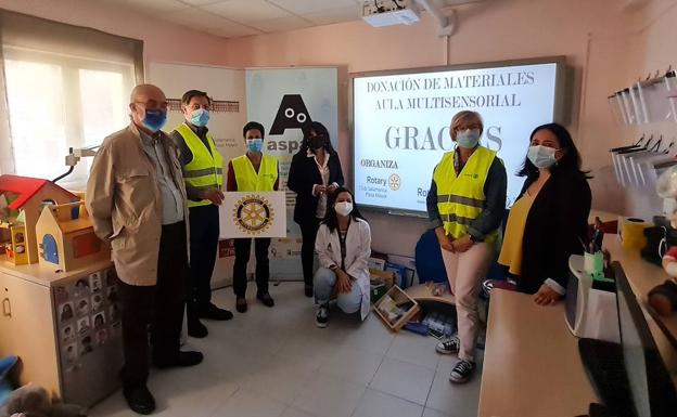 El Rotary Club Salamanca dona material para el aula multisensorial de ASPAS