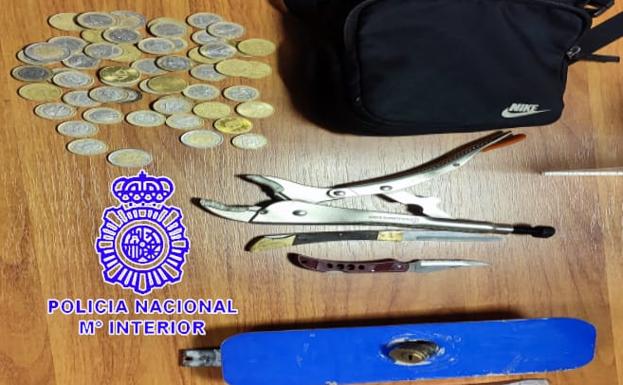 Pillan a un menor y a un adulto cuando intentaban robar en el autolavado de un taller de Argales