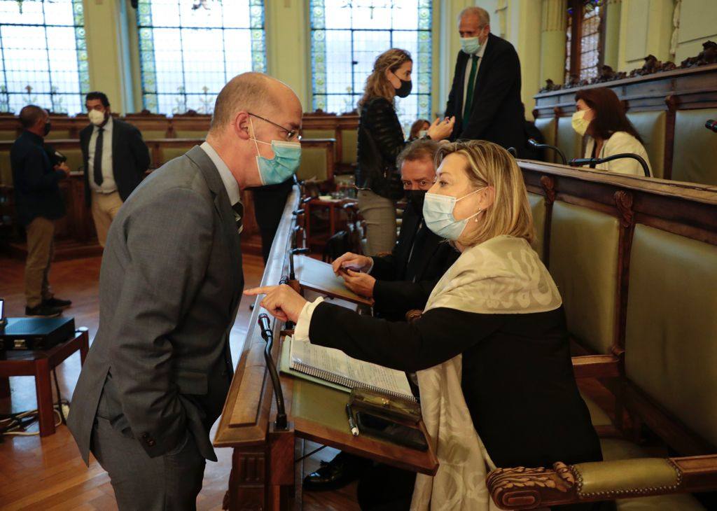 Auvasa ahorrará medio millón al año con la supresión del pago en metálico en los buses