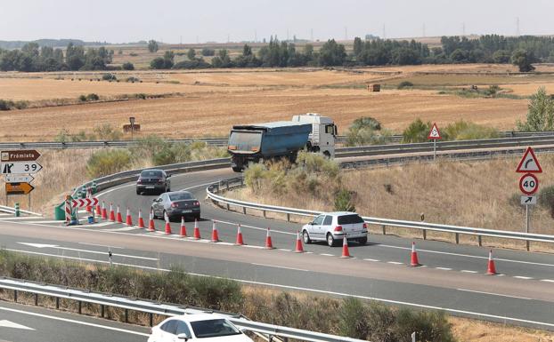 Tráfico advierte de grandes retenciones en la A-67 en el Pilar por el desvío obligado de Frómista