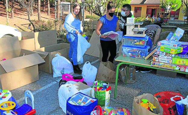 El colegio Nueva Segovia recoge material escolar y juguetes para La Palma