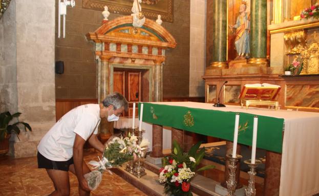 La Virgen del Henar recibe la ofrenda tras la tradicional carrera al santuario segoviano desde Valladolid
