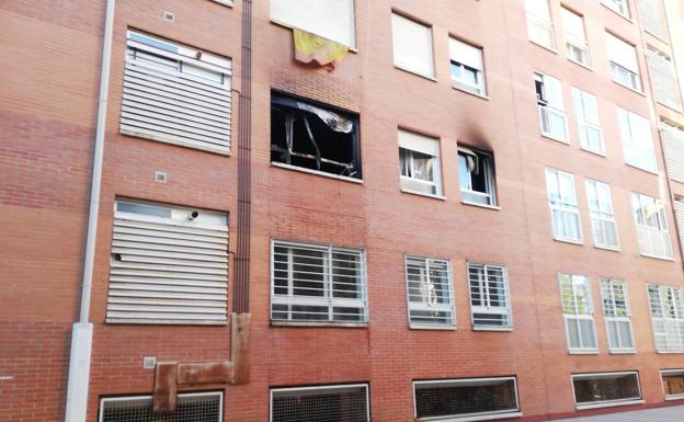 Una mujer herida grave en el incendio de una vivienda en La Albuera