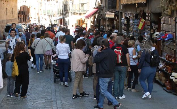 Las visitas al Alcázar de Segovia recuperan las cifras prepandemia: casi 14.400 este puente