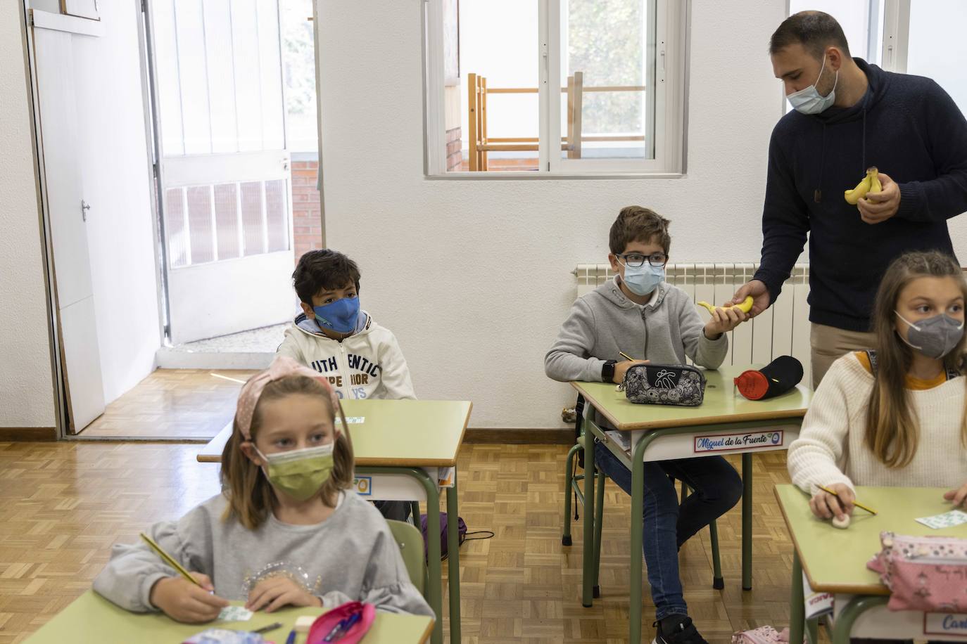 Los pequeños de las Teresianas mandan su apoyo a los niños de La Palma