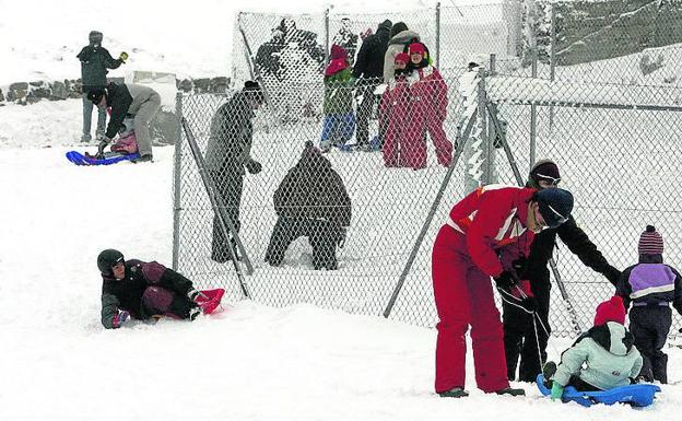 La Junta se declara «no competente» para resolver el cese de Navacerrada