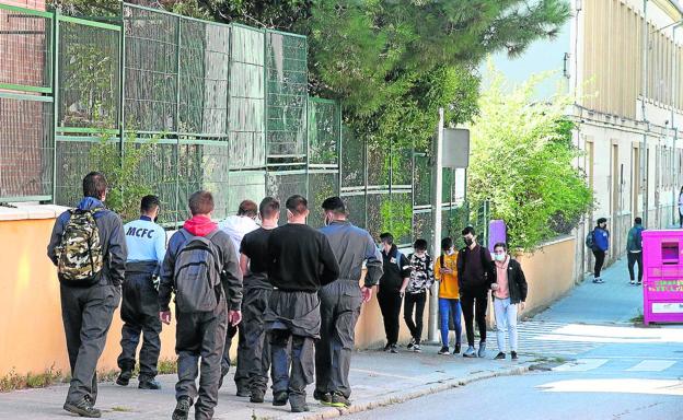 Las intervenciones de la Policía Local por faltar a clase bajan un 66% en diez años