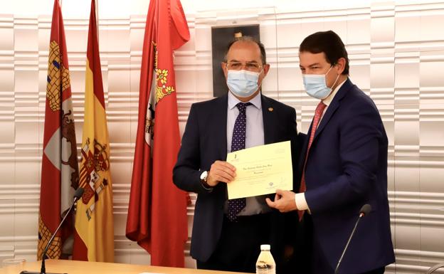 Mañueco pide un pacto nacional sobre sanidad, «no puede ser una contienda partidaria ni personal»