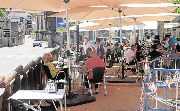 Las terrazas de Cuéllar pagarán por aforo en vez de por metros cuadrados