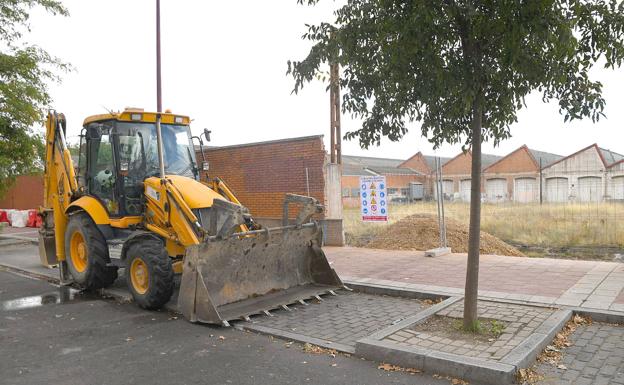 Corte de un carril en la avenida Segovia por las obras de los pasos inferiores