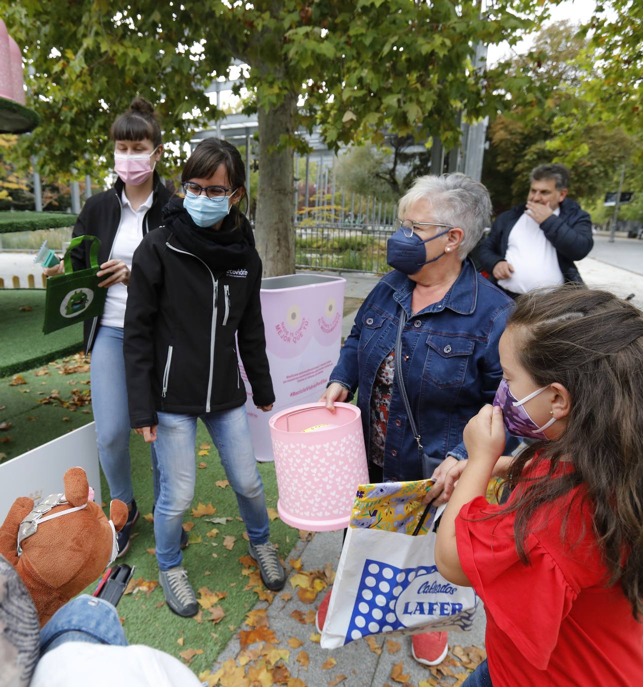 Palencia recicla vidrio contra el cáncer de mama