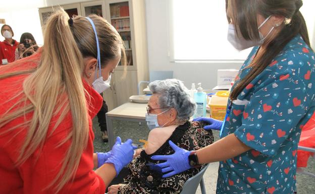 Siete respuestas a las dudas sobre la tercera dosis en Castilla y León