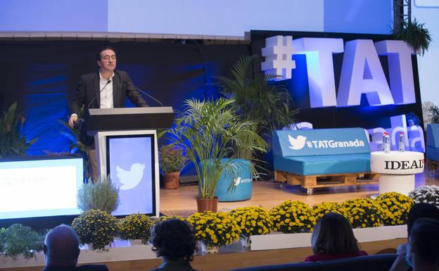 José Manuel Albares defiende el uso de Twitter para combatir los populismos