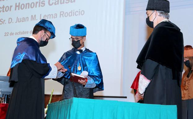 Juan Lema, investido Doctor «Honoris Causa» por la Universidad de Valladolid