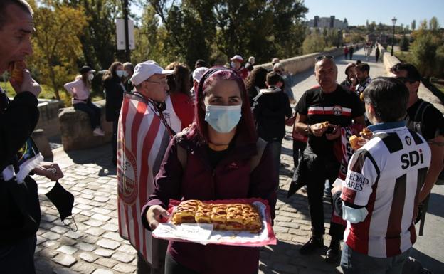 Ruta turística y gastronómica entre las aficiones de Unionistas y SD Logroñés para abrir la fiesta del fútbol popular