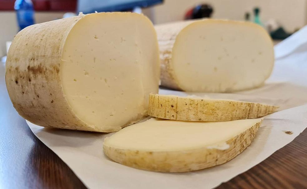 Internet y 80.000 euros salvan el queso 'pata de mulo' de León