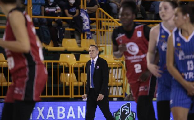 La alegoría de la lagartija y Godzilla y el «si no me seguís me voy» de Íñiguez a sus jugadoras tras ganar Avenida