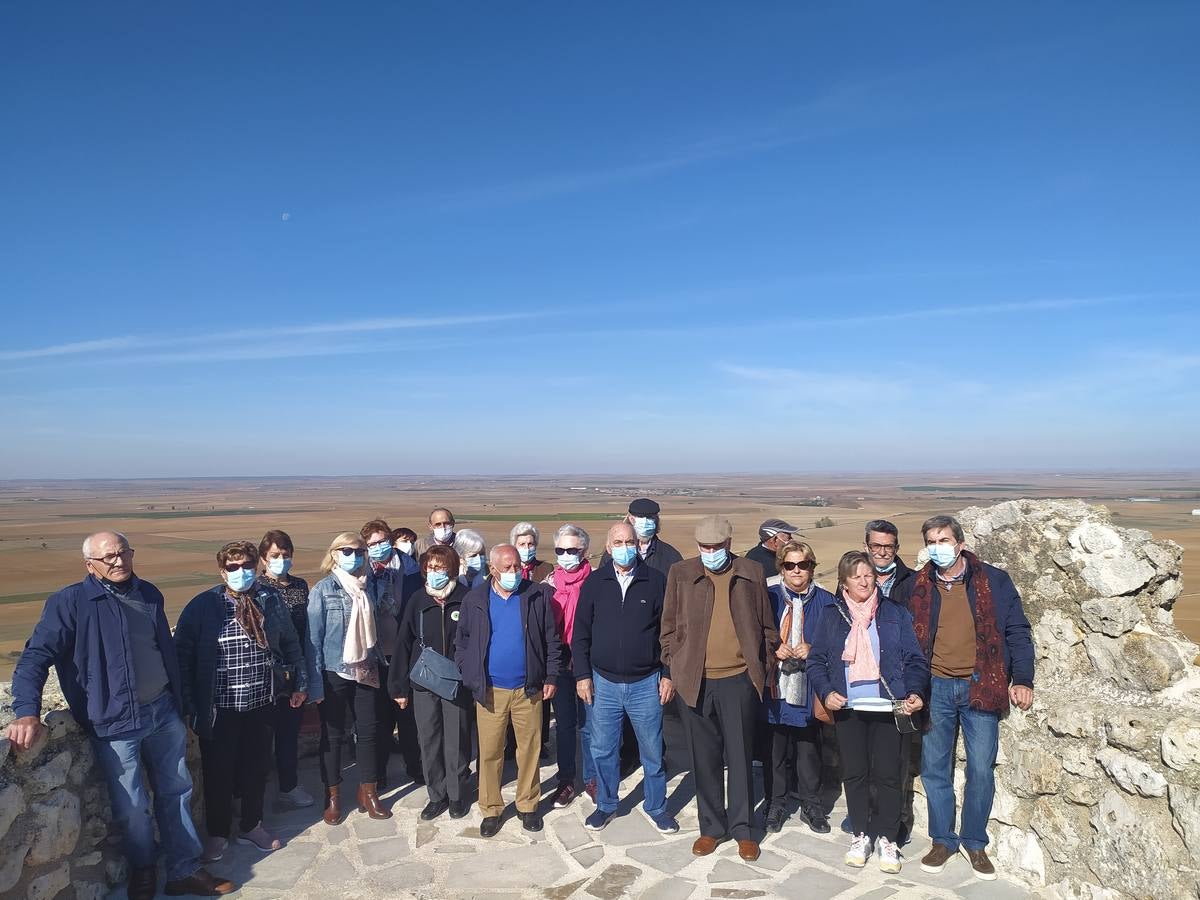 Mayores de Villavicencio, Bolaños y Villalán visitan Urueña de la mano de Joaquín Díaz