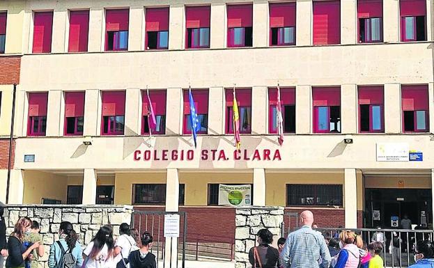 Los colegios de Cuéllar terminarán de instalar 90 placas solares en los próximos días