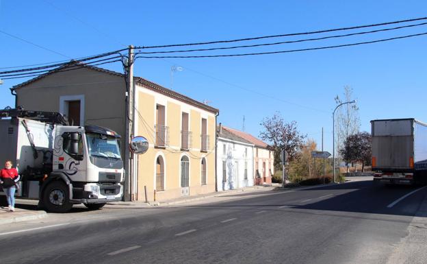 Vecinos de Chañe contra el paso de camiones: «Parece que se van a llevar la casa por delante»
