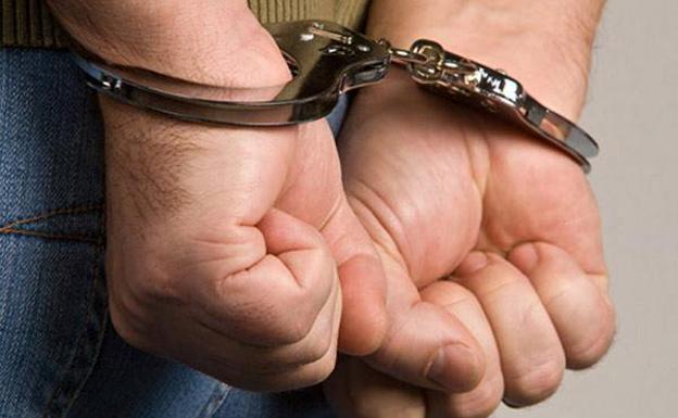 Detenido por robar en un supermercado de la Rondilla, agredir y amenazar de muerte a un agente