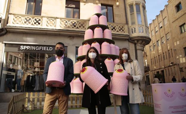 El Ayuntamiento de Salamanca y Ecovidrio presentan la campaña solidaria 'Recicla Vidrio por ellas'