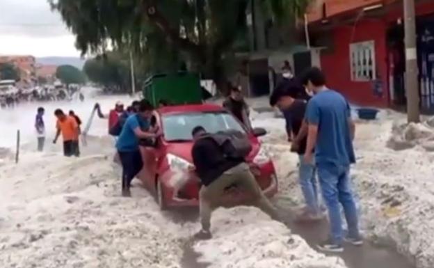 Enorme granizada en Bolivia donde cayeron 5.000 toneladas de granizo