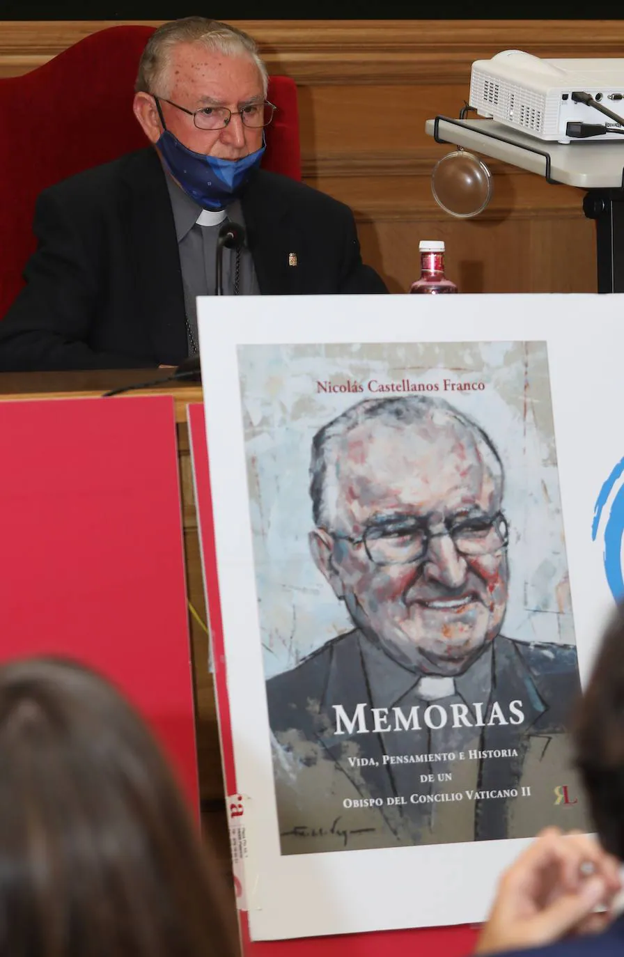 Nicolás Castellanos presenta sus memorias acompañado de José Bono y Peridis