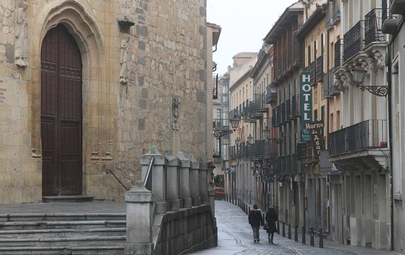 El Ayuntamiento reparará el viernes el pavimento de la Calle de los Bares