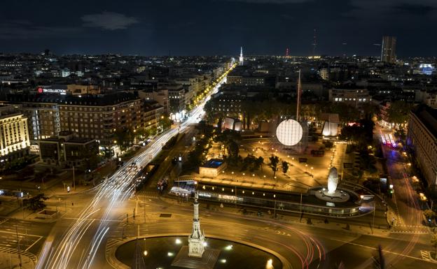 La 'tierra' que se ha adueñado de la plaza de Colón