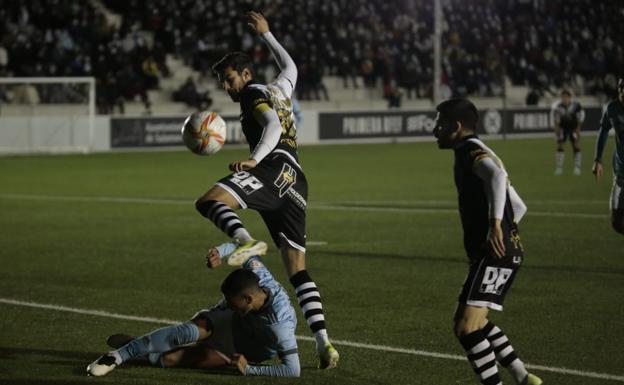 Unionistas y Celta B se reparten los puntos en un partido de plomos fundidos (1-1)