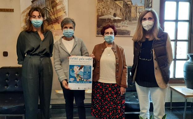 Quince mujeres participan en el taller 'Historias de mujeres contadas por mujeres' celebrado en Alba de Tormes