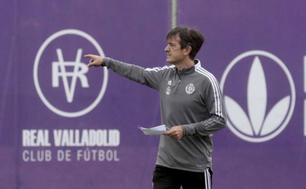 Pacheta ya piensa en el Mirandés tras el «escozor» de la derrota del Real Valladolid en Lezama
