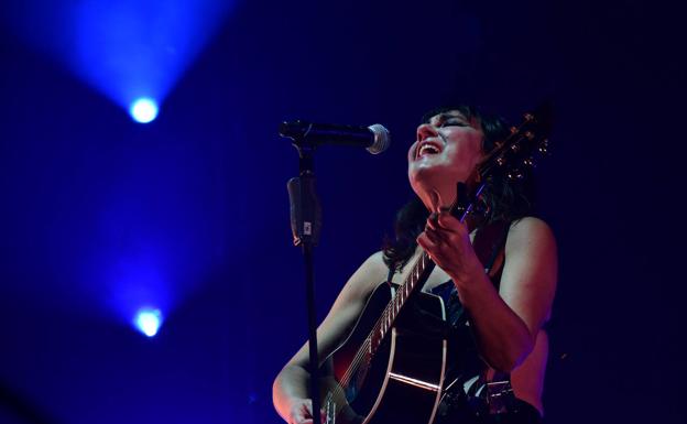 Amaral festeja en Valladolid el regreso de los conciertos de gran formato: «Esto era la vida»