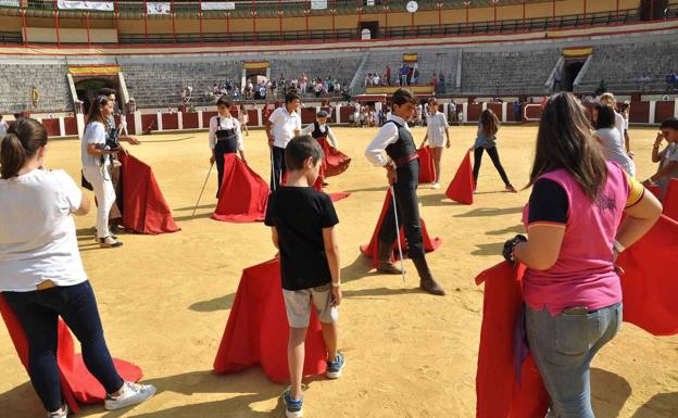 La Fundación Víctor Barrio impulsa un ciclo de tentaderos para alumnos de escuelas taurinas