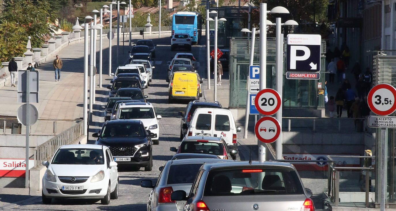 Una Almudena a medio gas en las calles de Segovia