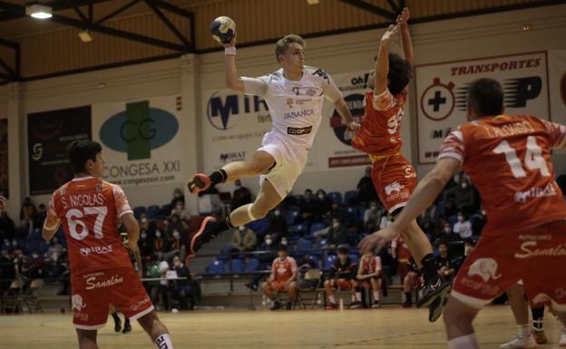 Primera derrota en casa para el BM Salamanca ante el Ademar B (30-36)