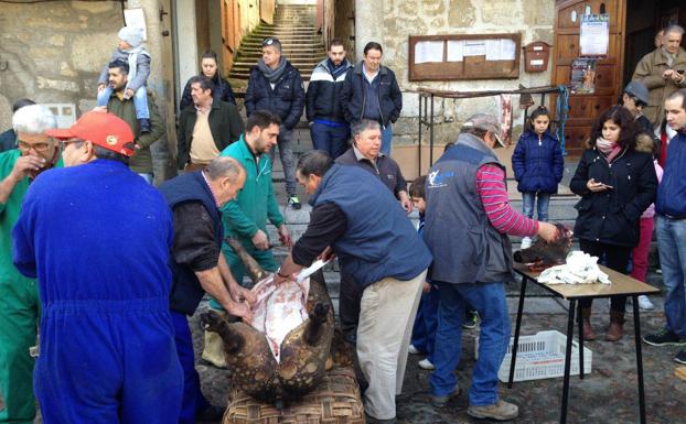 Casi medio centenar de municipios de Salamanca se suman a la Fiesta de la Matanza Tradicional