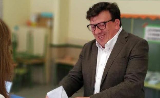Jesús Cedazo deja la Diputación y el PSOE pero mantendrá la alcaldía de Almazán