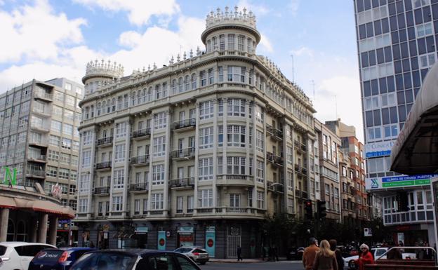 El Ayuntamiento de A Coruña hereda un edificio a cambio de cuidar una sepultura