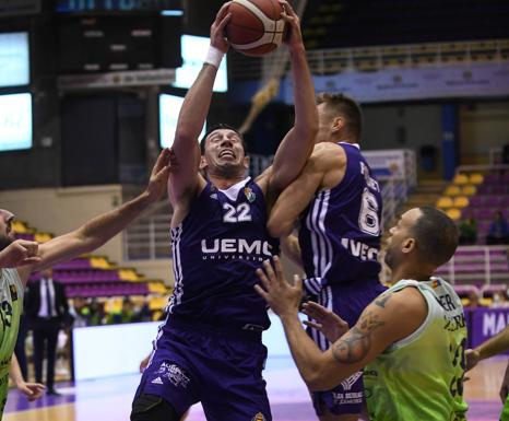 Sergio le pone carácter y talento al Pucela Basket para tumbar a Oviedo