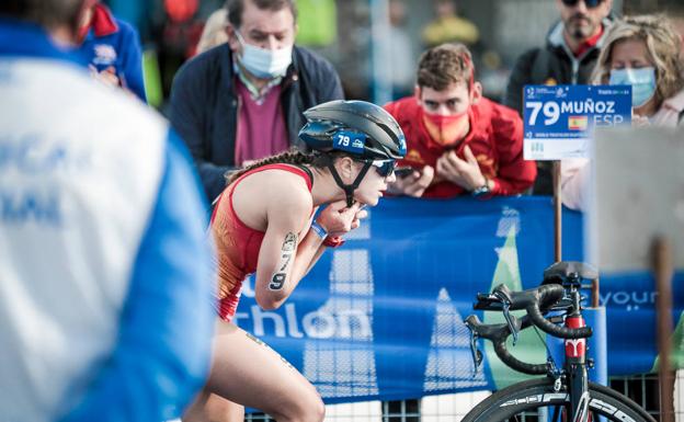 Marina Muñoz y Jesús San Martín vuelven con medalla del Mundial de Duatlón