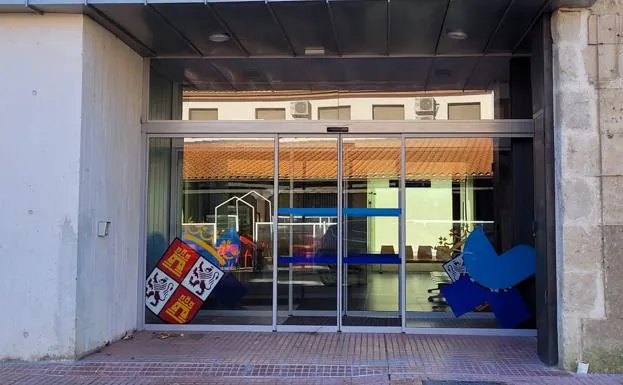 El PSOE denuncia que el centro de salud de Calzada de Valdunciel sigue cerrado «tres semanas después de haber sido inaugurado por Mañueco»